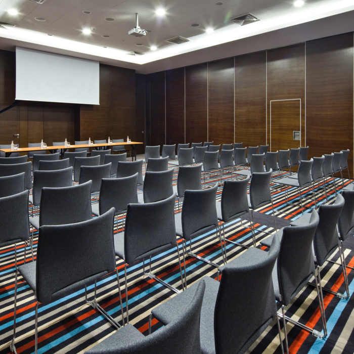 Luksus, który sprzyja decyzjom: biznes w Hotelu Mikołajki