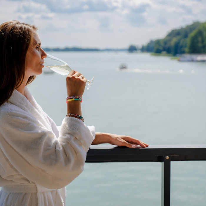 Luksusowy Dzień Kobiet w Hotelu Mikołajki – SPA, natura i smak